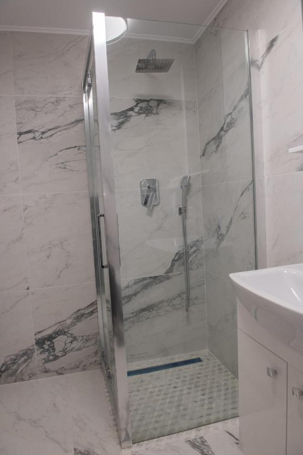 Apart Hotel Center П'ятра-Нямц Екстер'єр фото