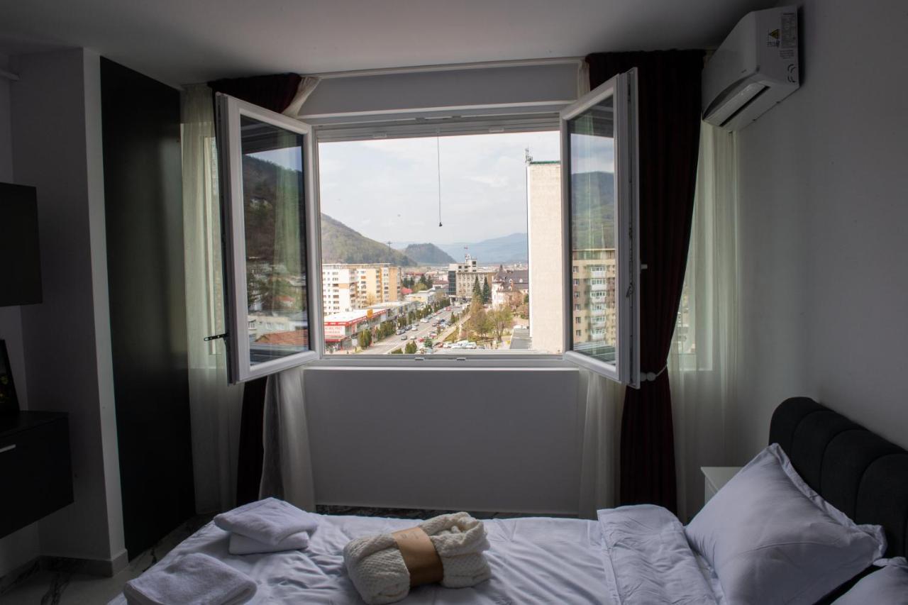 Apart Hotel Center П'ятра-Нямц Екстер'єр фото